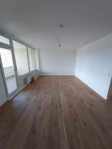 Moderne 2- Zimmerwohnung mit Balkon und Einbauküche sucht neue Mieter! — photo 1
